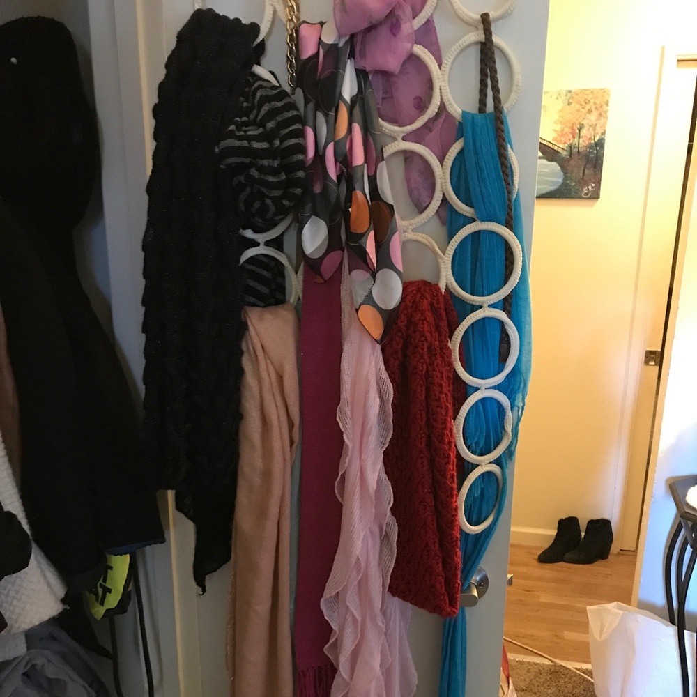 Scarfs for $7!! 💕